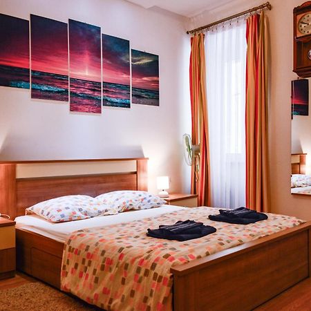 Charming Marine Style Apartment Крес Екстериор снимка
