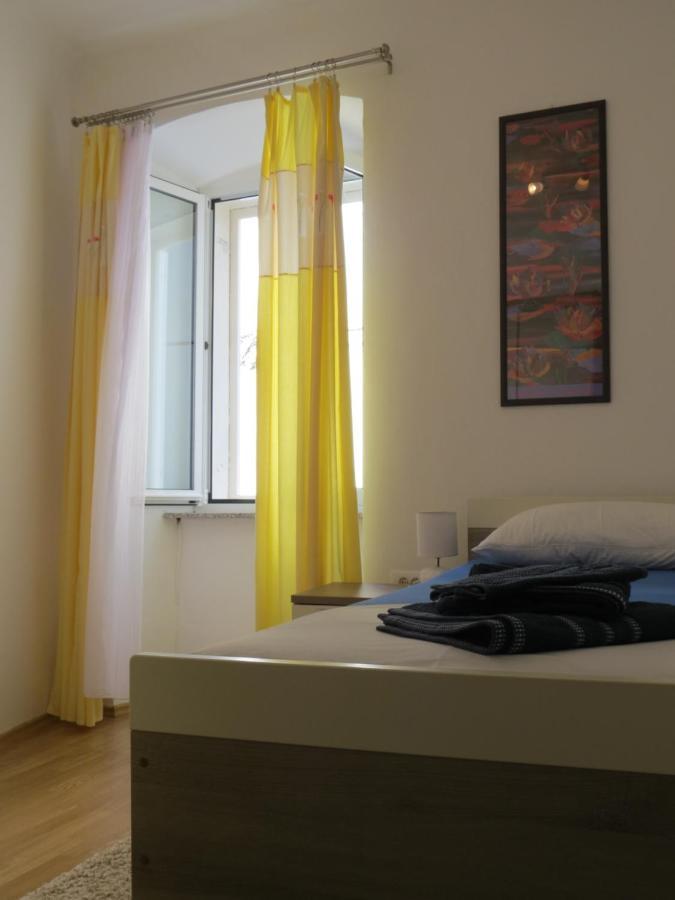 Charming Marine Style Apartment Крес Екстериор снимка